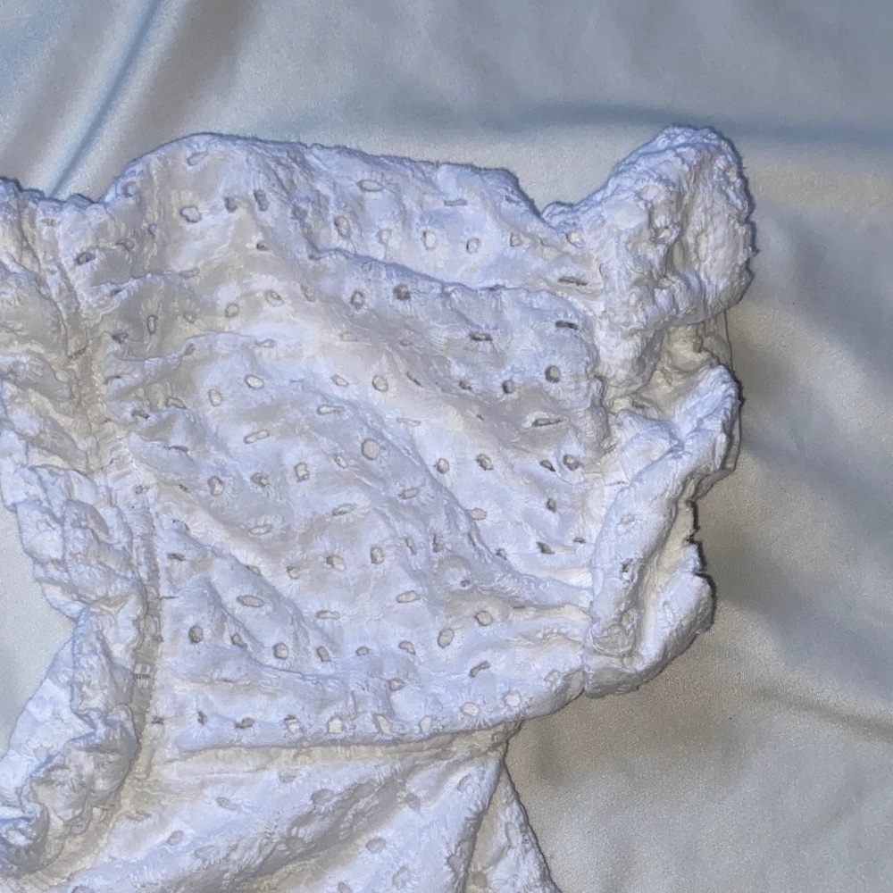 Elegant White Eyelet Off-Shoulder Blouse - Picture 10 of 14